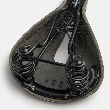 Siodełko BROOKS FLYER CARVED, Black, Steel Rail, Waga 860g, Linia Leather - rove.pl