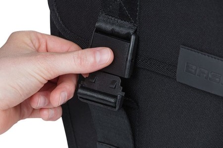 Sakwa miejska pojedyncza BASIL TOUR SINGLE PANNIER BAG LEFT 14L,  Hook On System, wodoodporna left black - rove.pl