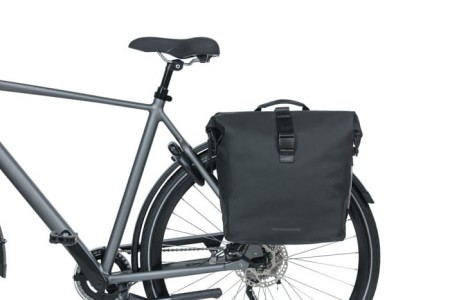 Sakwa podwójna BASIL SOHO DOUBLE PANNIER BAG NORDLICHT MIK, MIK System (ready to go) 41L 100% wodoodporna night black oświetlenie Nordlicht Technology - rove.pl