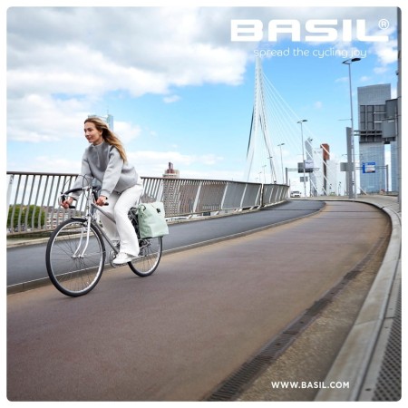 Sakwa podwójna BASIL SOHO DOUBLE PANNIER BAG NORDLICHT MIK, MIK System (ready to go) 41L 100% wodoodporna night black oświetlenie Nordlicht Technology - rove.pl