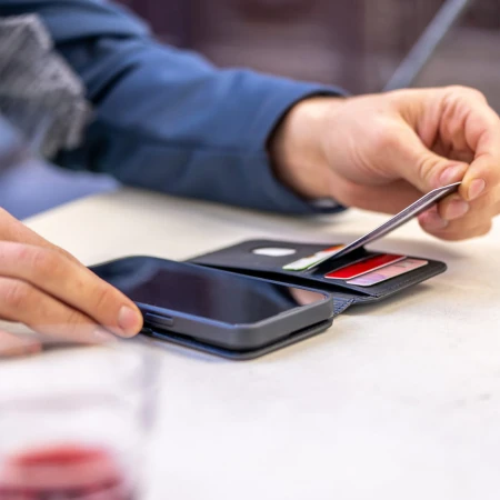 Etui magnetyczne SP Connect+ Magnetic Flip Cover