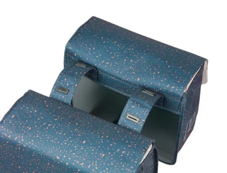 Sakwy BASIL FLAIR DOUBLE BICYCLE BAG, HOOK-ON, 35L, Wodoodporna, Navy (NEW 2025) - rove.pl