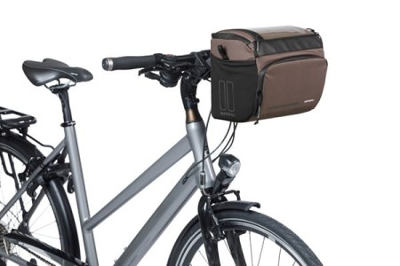 Torba na kierownicę BASIL MOVE HANDLEBAR BAG, KF z adapterem do mocowania, 7-8L, wodoodporna, Brown (NEW 2025) - rove.pl