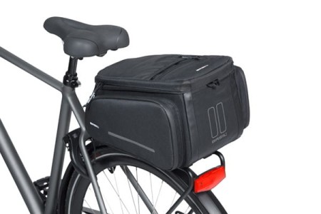 Torba na bagażnik BASIL MOV TRUNK BAG, MIK z adapterem do mocowania, 10-26L, Wodoodporna, Black (NEW 2025) - rove.pl