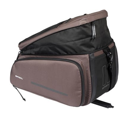 Torba na bagażnik BASIL MOV TRUNK BAG, MIK z adapterem do mocowania, 10-26L, Wodoodporna, Brown (NEW 2025) - rove.pl