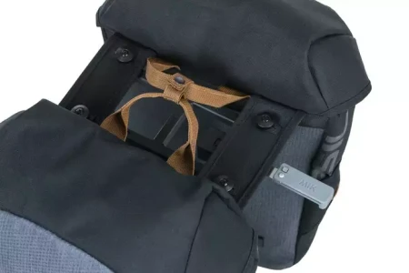 akwa miejska podwójna BASIL MILES TARPAULIN DOUBLE PANNIER BAG MIK 34L, MIK System (ready to go), 100% wodoodporna black slate.webp