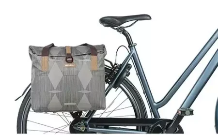 Torba na bagażnik BASIL ELEGANCE BICYCLE SHOPPER 20-26L Hook On System, wodoodporna chateau taupe (NEW).webp