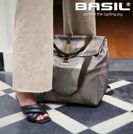 Torba na bagażnik BASIL ELEGANCE BICYCLE SHOPPER 20-26L Hook On System, wodoodporna chateau taupe (NEW).webp