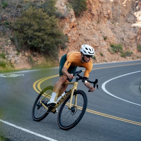 Lampka przednia MAGICSHINE ALLTY 1200U UNDERNEATH MOUNTED,1200 lumenów, Z uchwytem - rove.pl