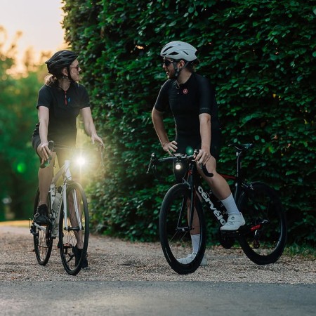 Lampka przednia MAGICSHINE EVO 1700 SD, 1700 lumenów, Komnpatybilna z Shimano Di2, Czarna, Z Uchwytem - rove.pl