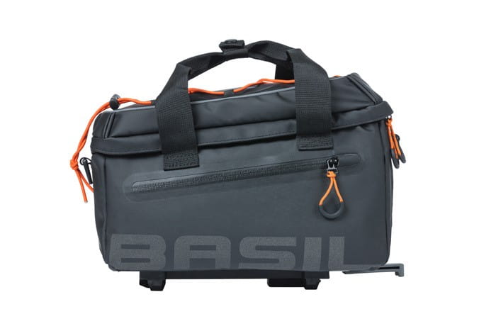 Torba na bagażnik BASIL MILES TARPAULIN TRUNKBAG MIK 7L, MIK System (ready to go), 100% wodoodporna black orange (NEW 2024) - rove.pl